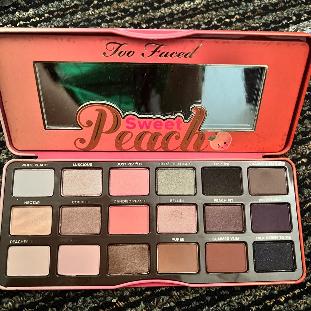Too faced peach pallet